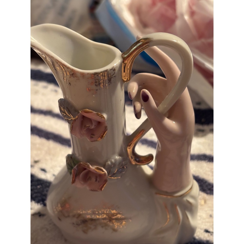Vintage Porcelain Hand Holding Pitcher Bud Vase Pink Roses Gold Gilt Ceramic - Picture 9 of 9